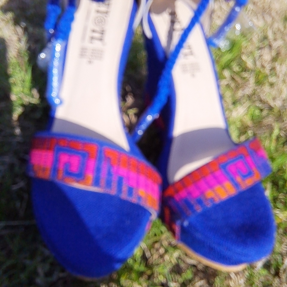 Blue Heels With Multicolored Design - image 5